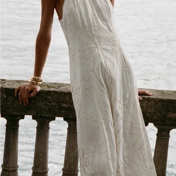 Zara Elegant Backless White Dress - Picture 3 of 6